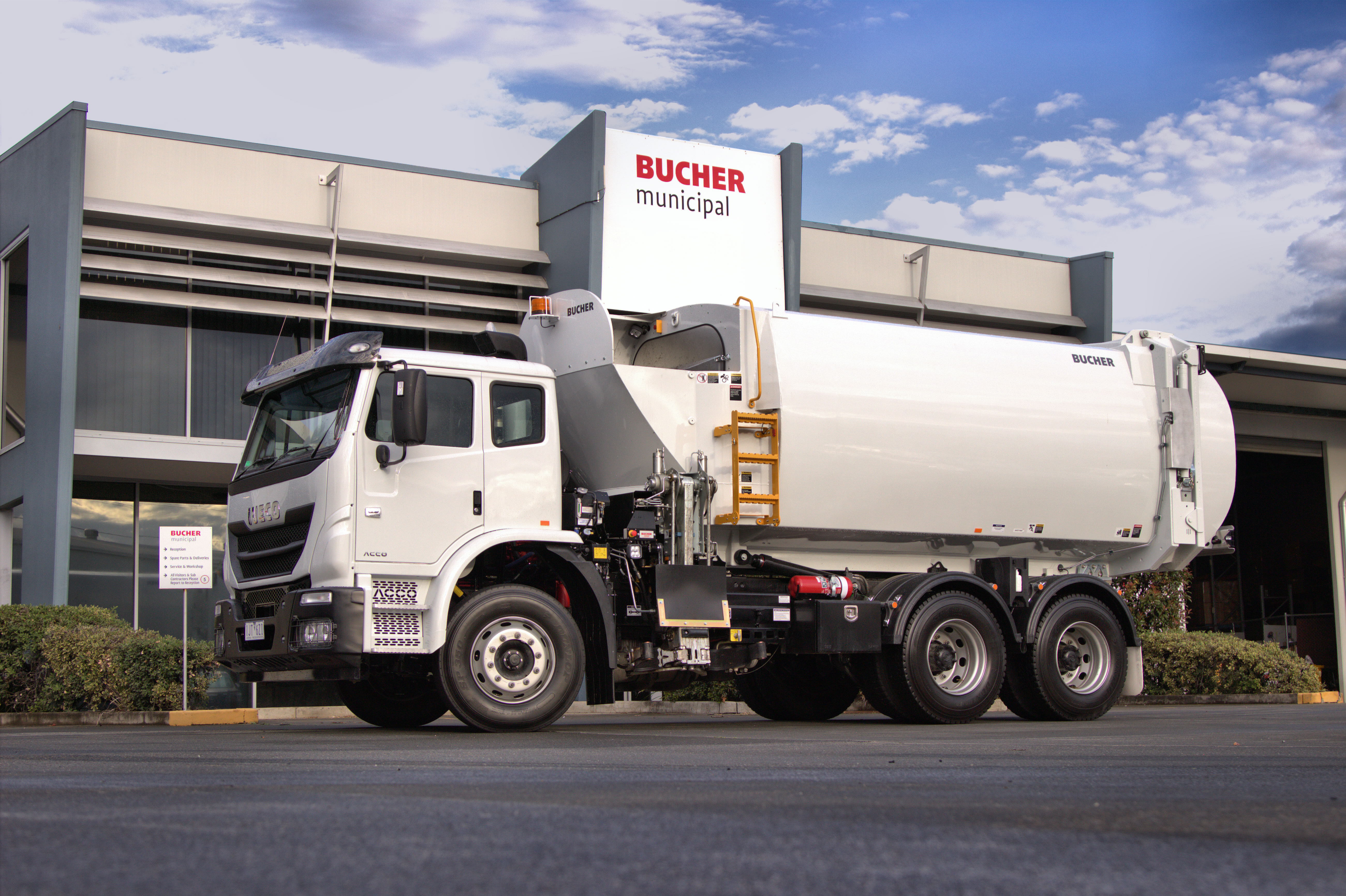 Sport Side Loader - Side loaders | Bucher Municipal