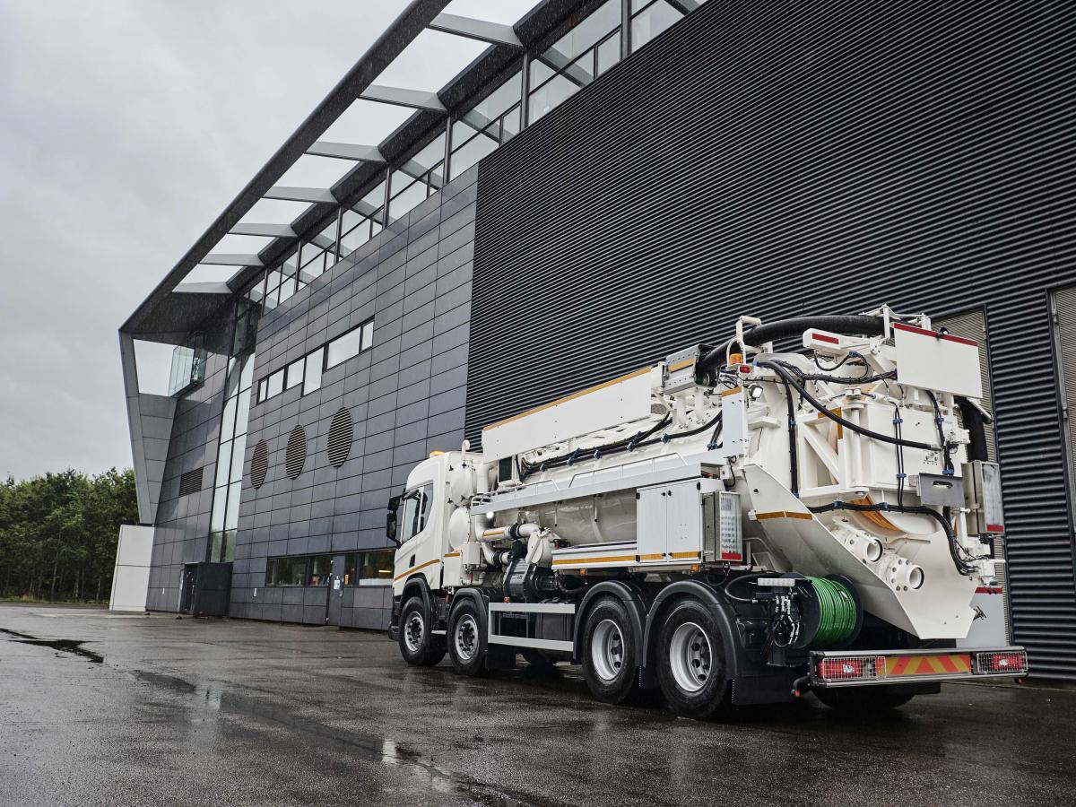 SuperFlex® 414 Combination sewer cleaning unit SuperFlex® 414 Combination sewer cleaning unit UK IE