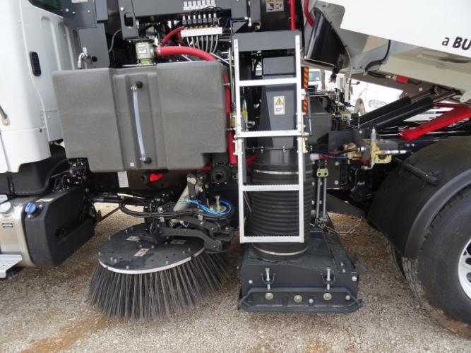 MaxPowa R65 - Truck mounted sweepers | Bucher Municipal