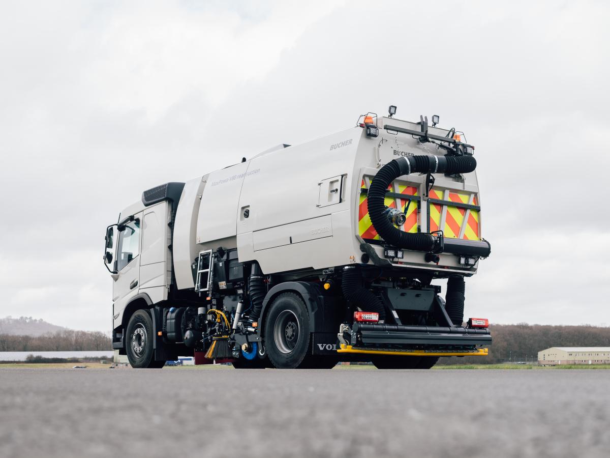 V80 Hero - V series 2024 V80 Hero - V series 2024